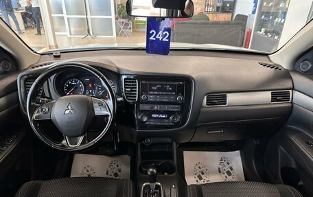 Mitsubishi Outlander III рестайлинг 3, 2016 год, 1 949 900 рублей, 16 фотография