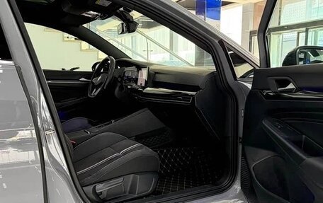 Volkswagen Golf VIII, 2023 год, 2 180 000 рублей, 7 фотография