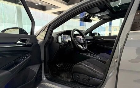 Volkswagen Golf VIII, 2023 год, 2 180 000 рублей, 9 фотография