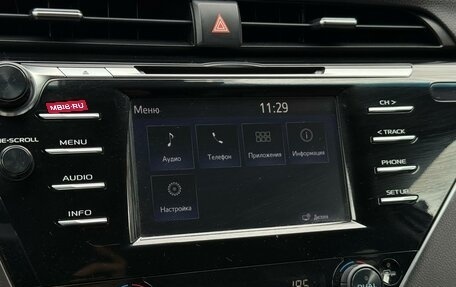 Toyota Camry, 2020 год, 2 900 000 рублей, 24 фотография