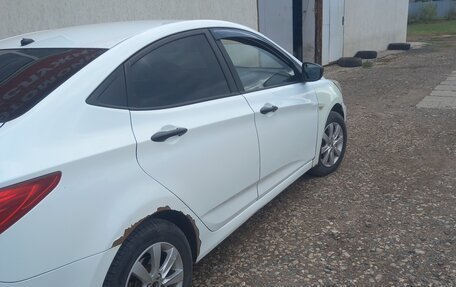 Hyundai Solaris II рестайлинг, 2013 год, 420 000 рублей, 4 фотография