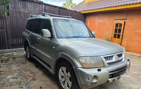 Mitsubishi Pajero III рестайлинг, 2006 год, 699 000 рублей, 2 фотография