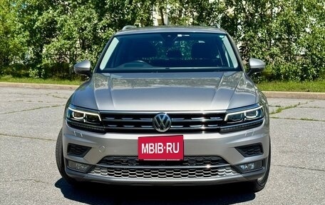Volkswagen Tiguan II, 2019 год, 2 080 000 рублей, 2 фотография