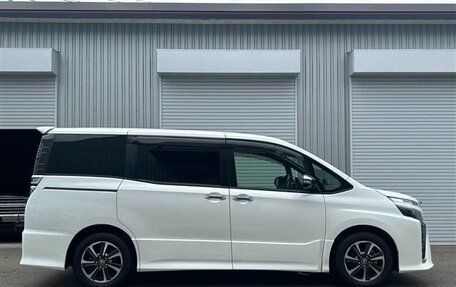 Toyota Voxy III, 2021 год, 2 100 000 рублей, 8 фотография