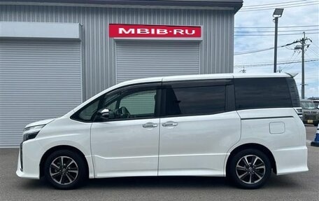 Toyota Voxy III, 2021 год, 2 100 000 рублей, 7 фотография