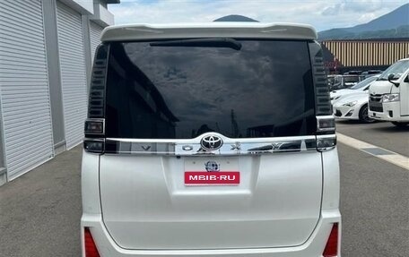 Toyota Voxy III, 2021 год, 2 100 000 рублей, 5 фотография
