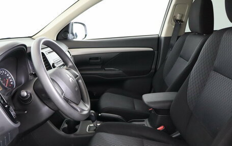 Mitsubishi Outlander III рестайлинг 3, 2012 год, 1 099 000 рублей, 9 фотография