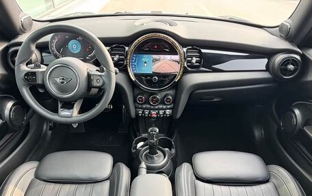 MINI Hatch, 2023 год, 1 670 000 рублей, 15 фотография