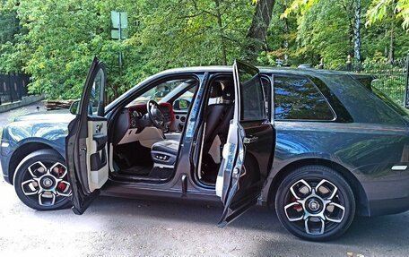 Rolls-Royce Cullinan, 2022 год, 28 500 000 рублей, 10 фотография
