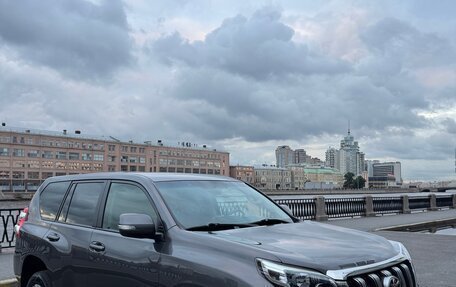 Toyota Land Cruiser Prado 150 рестайлинг 2, 2014 год, 2 850 000 рублей, 2 фотография