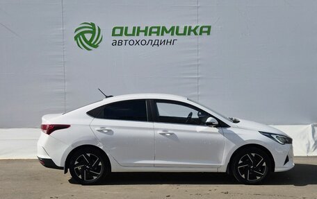 Hyundai Solaris II рестайлинг, 2022 год, 1 630 000 рублей, 4 фотография
