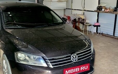 Volkswagen Passat B7, 2011 год, 850 000 рублей, 1 фотография