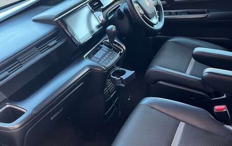 Honda Stepwgn IV, 2017 год, 2 150 000 рублей, 17 фотография