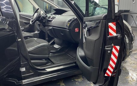Citroen C4 Picasso II рестайлинг, 2011 год, 580 000 рублей, 19 фотография