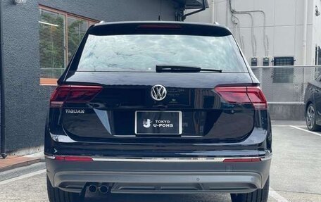 Volkswagen Tiguan II, 2019 год, 1 980 000 рублей, 3 фотография