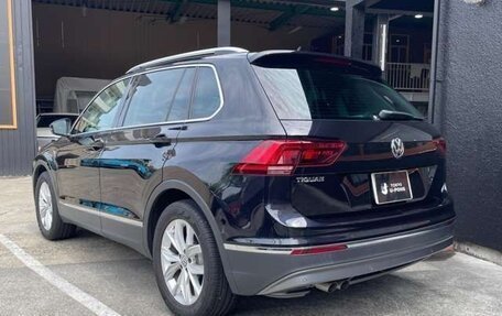Volkswagen Tiguan II, 2019 год, 1 980 000 рублей, 7 фотография