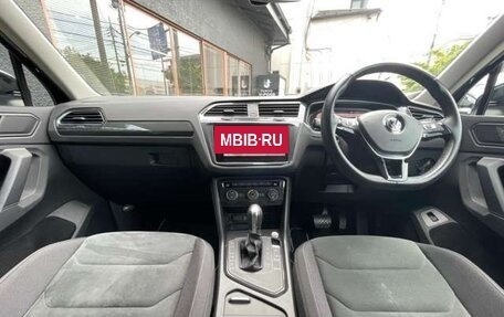 Volkswagen Tiguan II, 2019 год, 1 980 000 рублей, 12 фотография