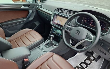 Volkswagen Tiguan II, 2023 год, 2 350 000 рублей, 11 фотография