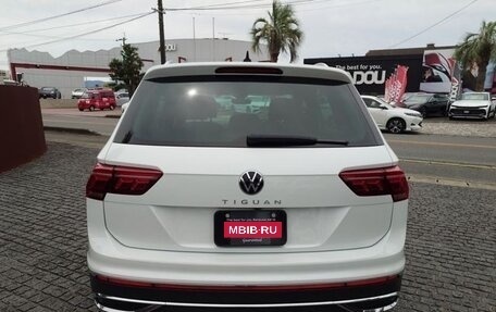 Volkswagen Tiguan II, 2023 год, 2 350 000 рублей, 6 фотография