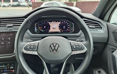 Volkswagen Tiguan II, 2023 год, 2 350 000 рублей, 13 фотография