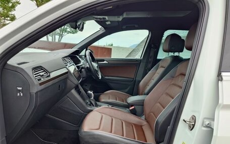 Volkswagen Tiguan II, 2023 год, 2 350 000 рублей, 18 фотография