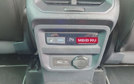 Volkswagen Tiguan II, 2023 год, 2 350 000 рублей, 19 фотография