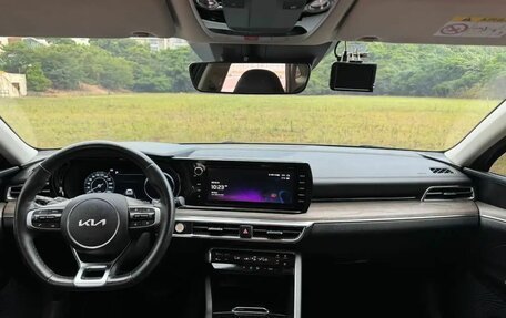 KIA K5, 2022 год, 2 400 000 рублей, 6 фотография