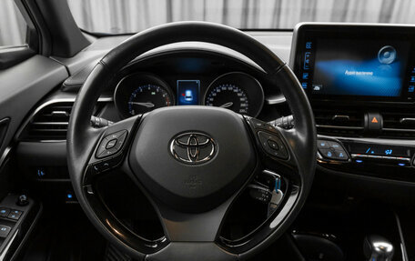 Toyota C-HR I рестайлинг, 2019 год, 2 460 000 рублей, 10 фотография