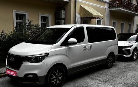 Hyundai H-1 II рестайлинг, 2019 год, 1 750 000 рублей, 1 фотография