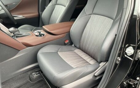 Toyota Harrier, 2025 год, 4 000 000 рублей, 11 фотография