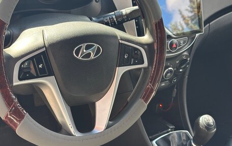 Hyundai Solaris II рестайлинг, 2013 год, 465 000 рублей, 7 фотография