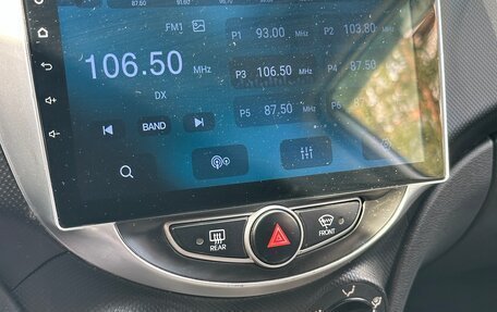Hyundai Solaris II рестайлинг, 2013 год, 465 000 рублей, 9 фотография