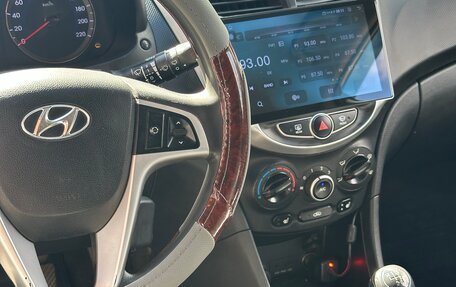 Hyundai Solaris II рестайлинг, 2013 год, 465 000 рублей, 10 фотография