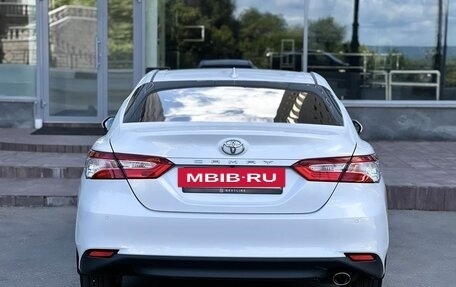 Toyota Camry, 2020 год, 2 370 000 рублей, 6 фотография