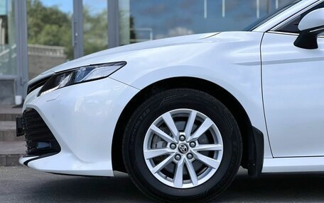 Toyota Camry, 2020 год, 2 370 000 рублей, 30 фотография