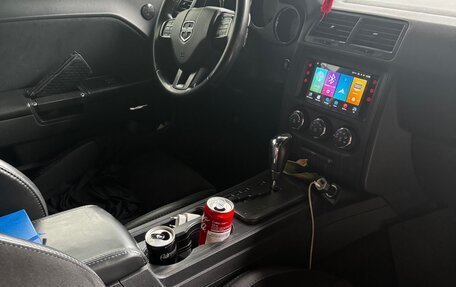 Dodge Challenger III рестайлинг 2, 2013 год, 2 550 000 рублей, 6 фотография