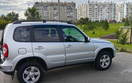 Chevrolet Niva I рестайлинг, 2017 год, 800 000 рублей, 4 фотография
