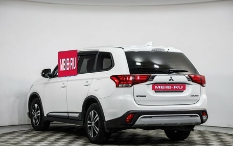 Mitsubishi Outlander III рестайлинг 3, 2019 год, 1 799 000 рублей, 7 фотография