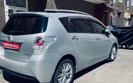 Toyota Verso I, 2010 год, 1 250 000 рублей, 27 фотография