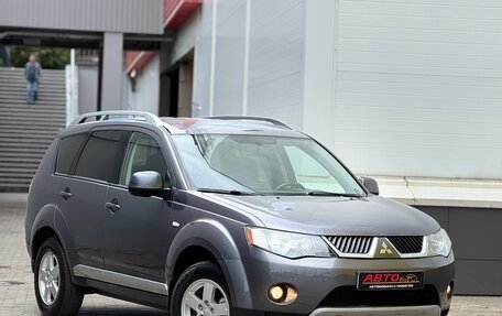 Mitsubishi Outlander III рестайлинг 3, 2007 год, 699 999 рублей, 2 фотография