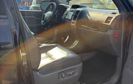 Toyota Land Cruiser Prado 120 рестайлинг, 2008 год, 2 350 000 рублей, 5 фотография