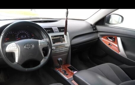 Toyota Camry, 2010 год, 890 000 рублей, 8 фотография