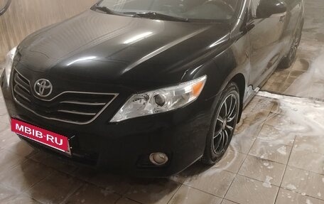Toyota Camry, 2010 год, 890 000 рублей, 2 фотография