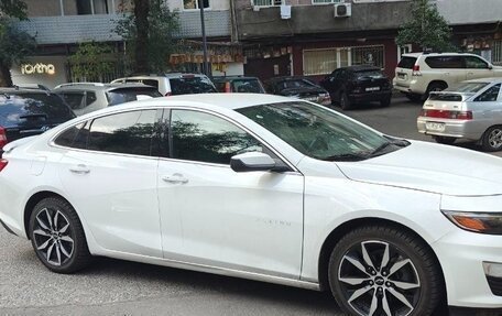 Chevrolet Malibu IX, 2021 год, 1 700 000 рублей, 2 фотография
