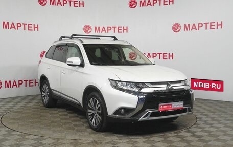 Mitsubishi Outlander III рестайлинг 3, 2021 год, 2 649 000 рублей, 3 фотография
