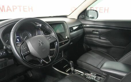 Mitsubishi Outlander III рестайлинг 3, 2021 год, 2 649 000 рублей, 9 фотография