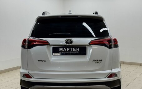 Toyota RAV4, 2018 год, 2 460 000 рублей, 5 фотография