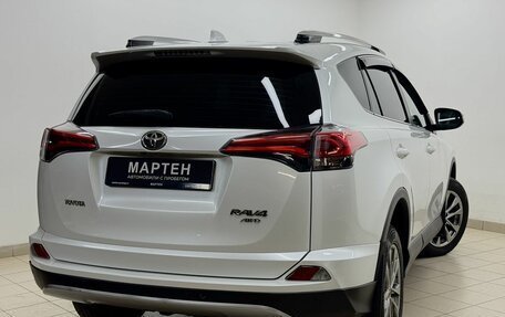 Toyota RAV4, 2018 год, 2 460 000 рублей, 6 фотография