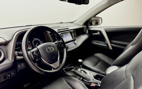 Toyota RAV4, 2018 год, 2 460 000 рублей, 11 фотография