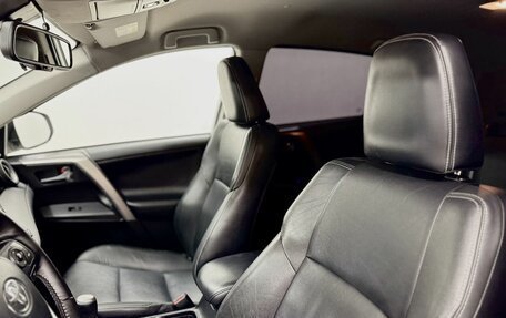 Toyota RAV4, 2018 год, 2 460 000 рублей, 13 фотография